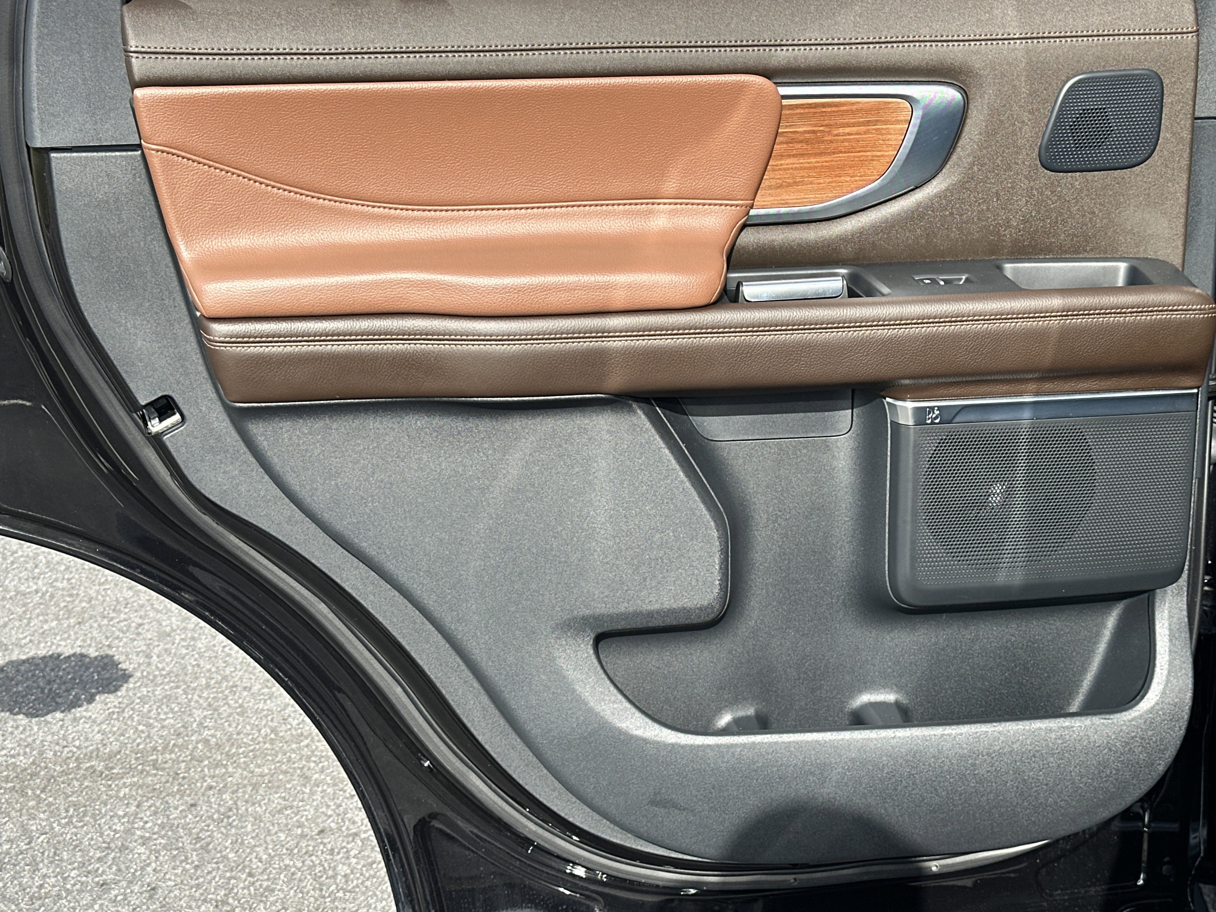 Used 2025 Ford Expedition King Ranch image 24