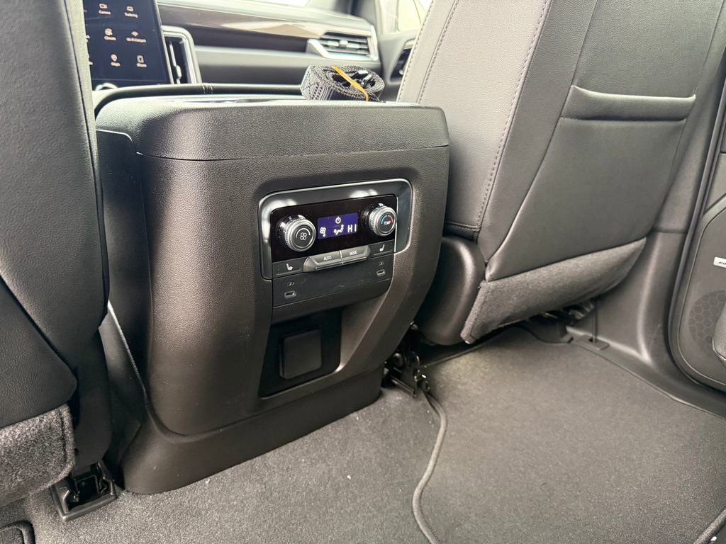 New 2026 GMC Yukon Elevation image 17