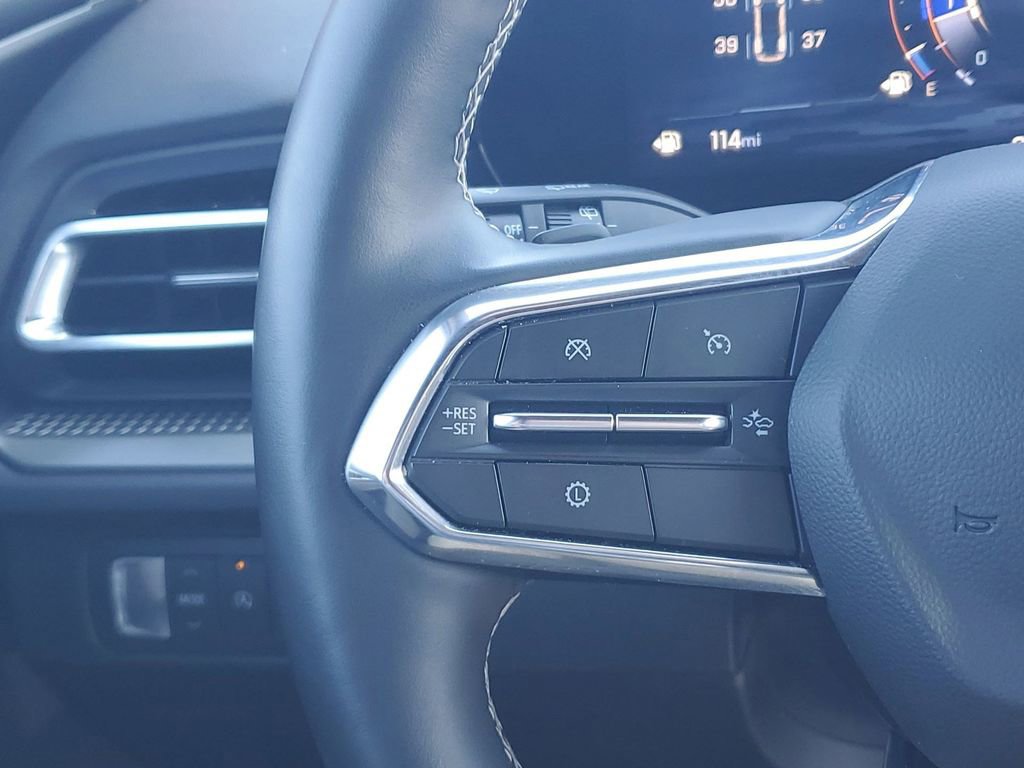 Used 2025 Chevrolet Traverse LT image 35