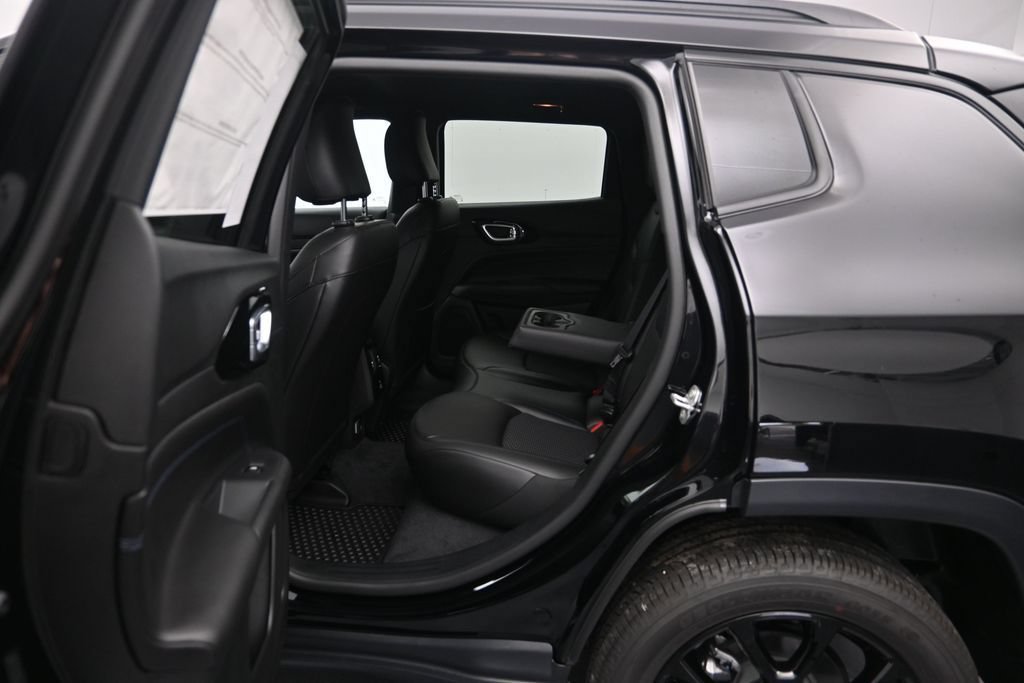 New 2026 Jeep Compass Latitude AWD/4WD image 22