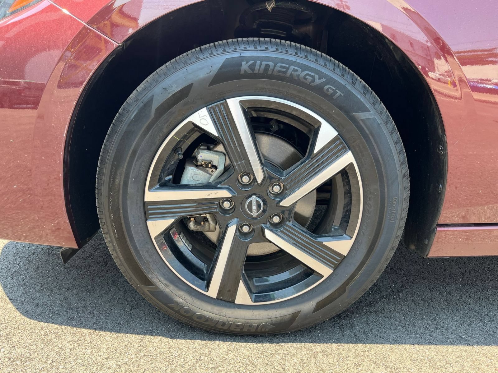 Used 2025 Nissan Sentra SV FWD image 35