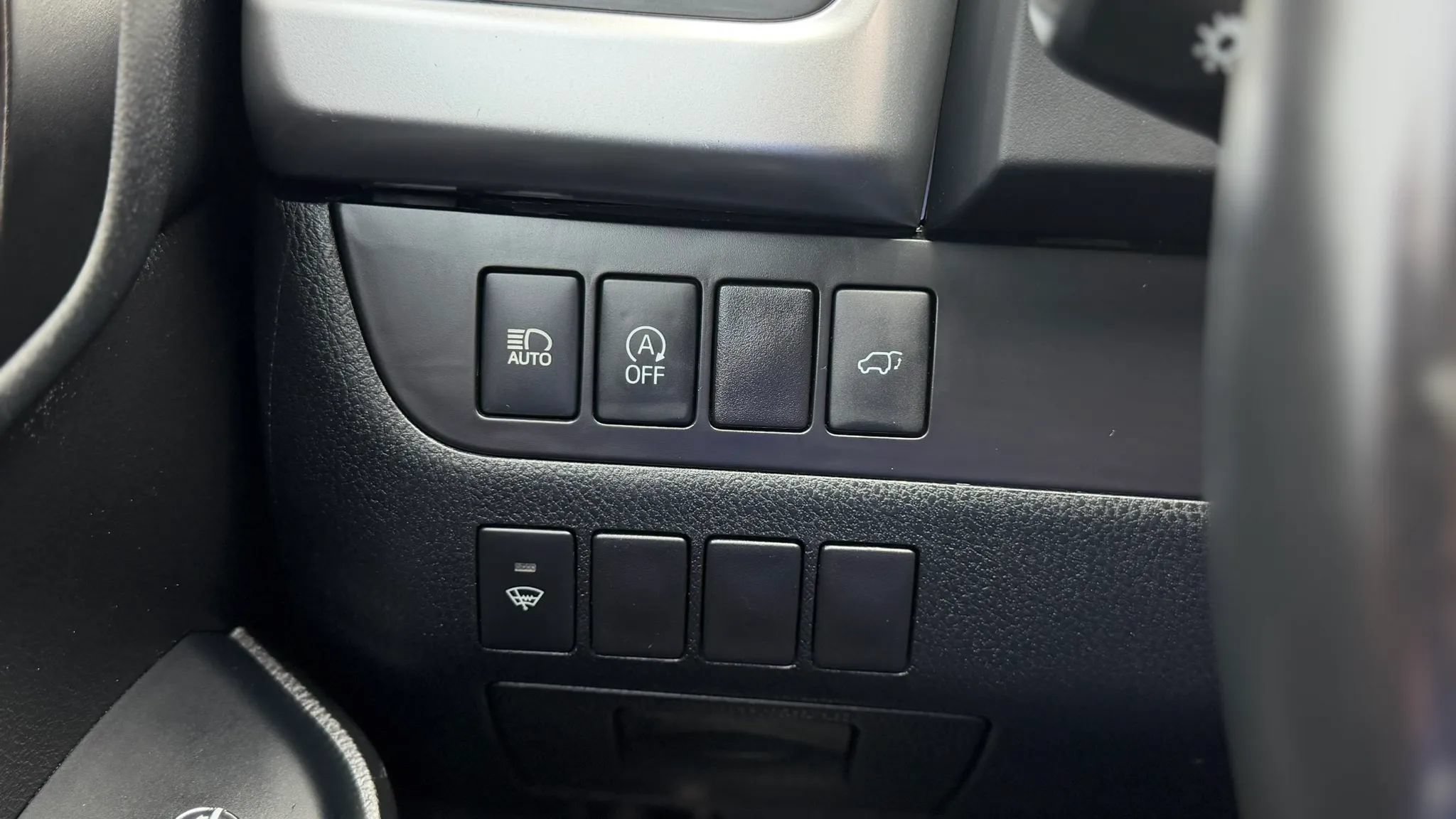 Used 2017 Toyota Highlander Plus AWD/4WD image 37