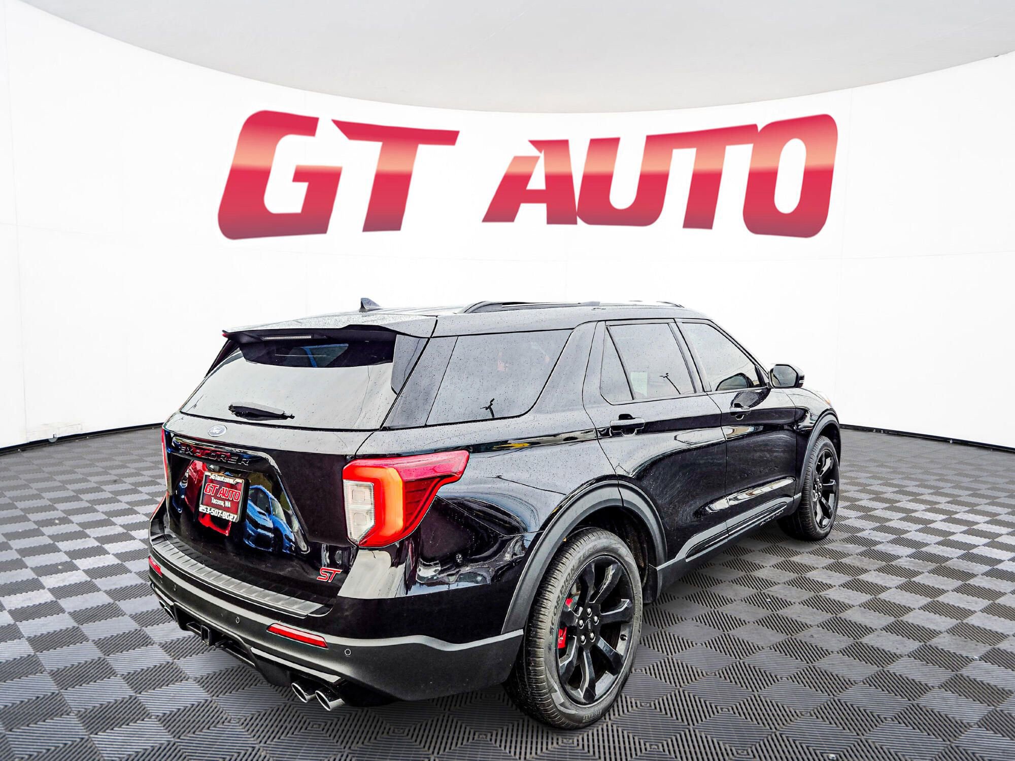 Used 2024 Ford Explorer ST w/ Equipment Group 401A image 7