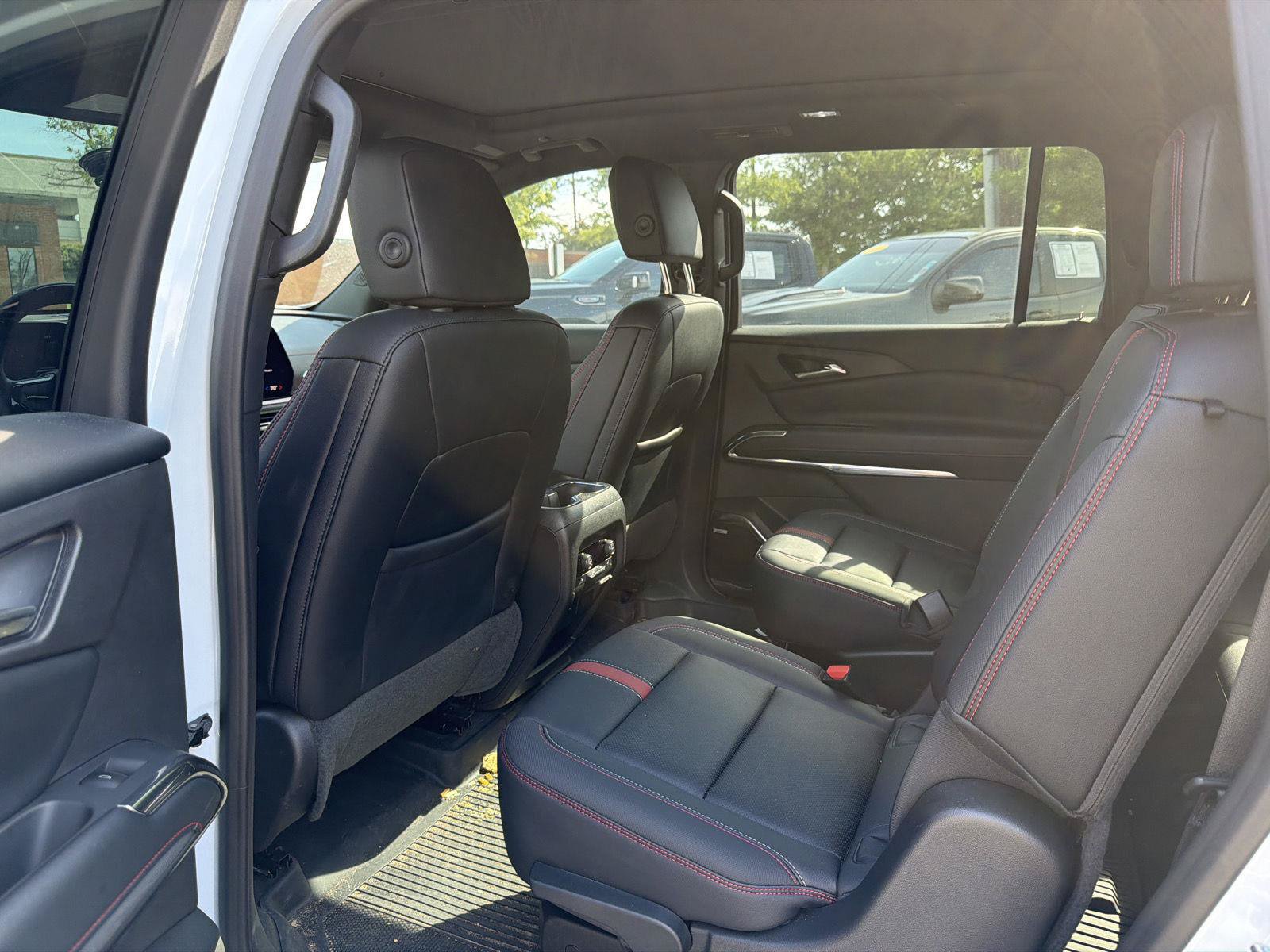Used 2026 Chevrolet Traverse RS w/ LPO, Floor Liner Package FWD image 16