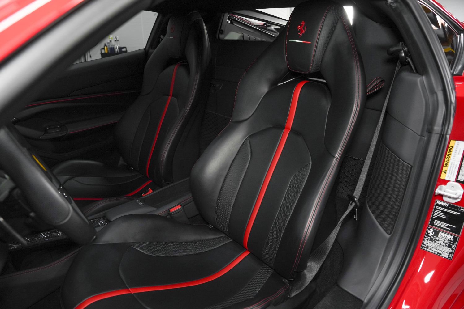 Used 2022 Ferrari F8 Tributo image 38