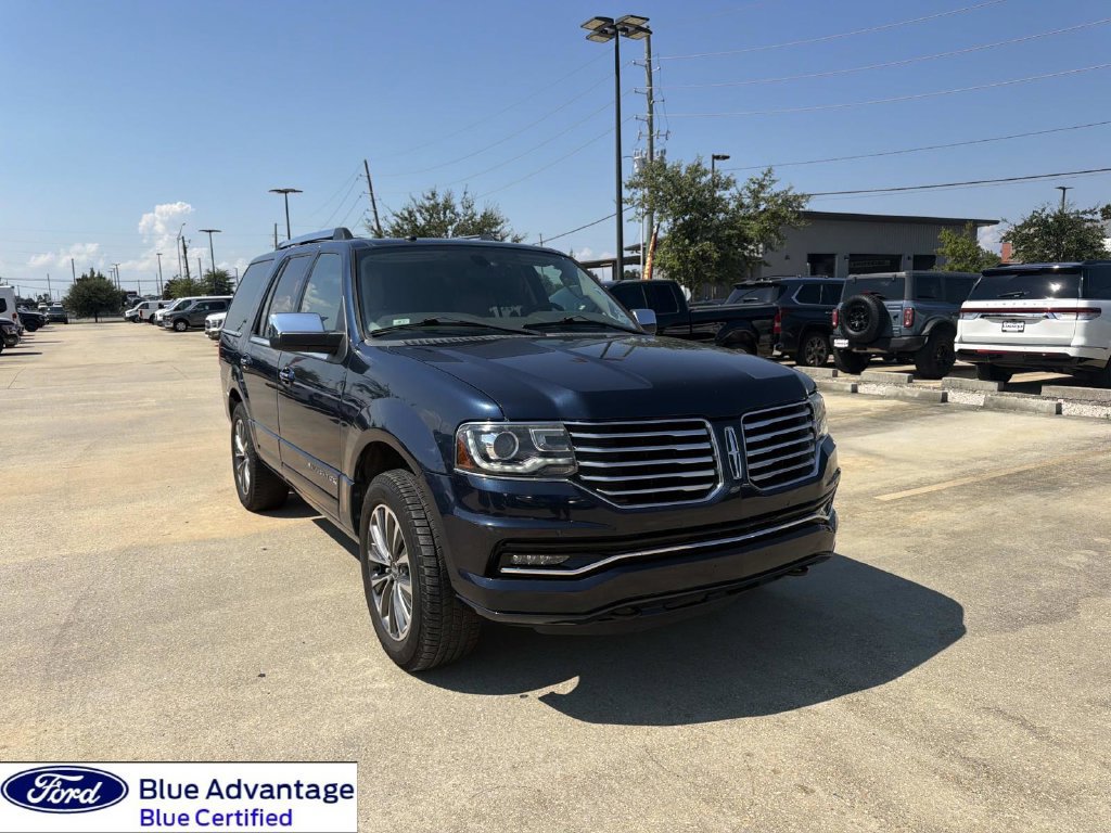 Used 2017 Lincoln Navigator Select RWD image 1