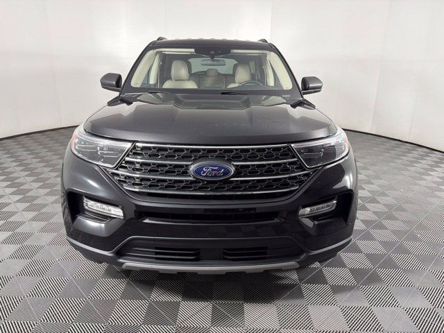 Used 2024 Ford Explorer XLT w/ Equipment Group 202A RWD image 5