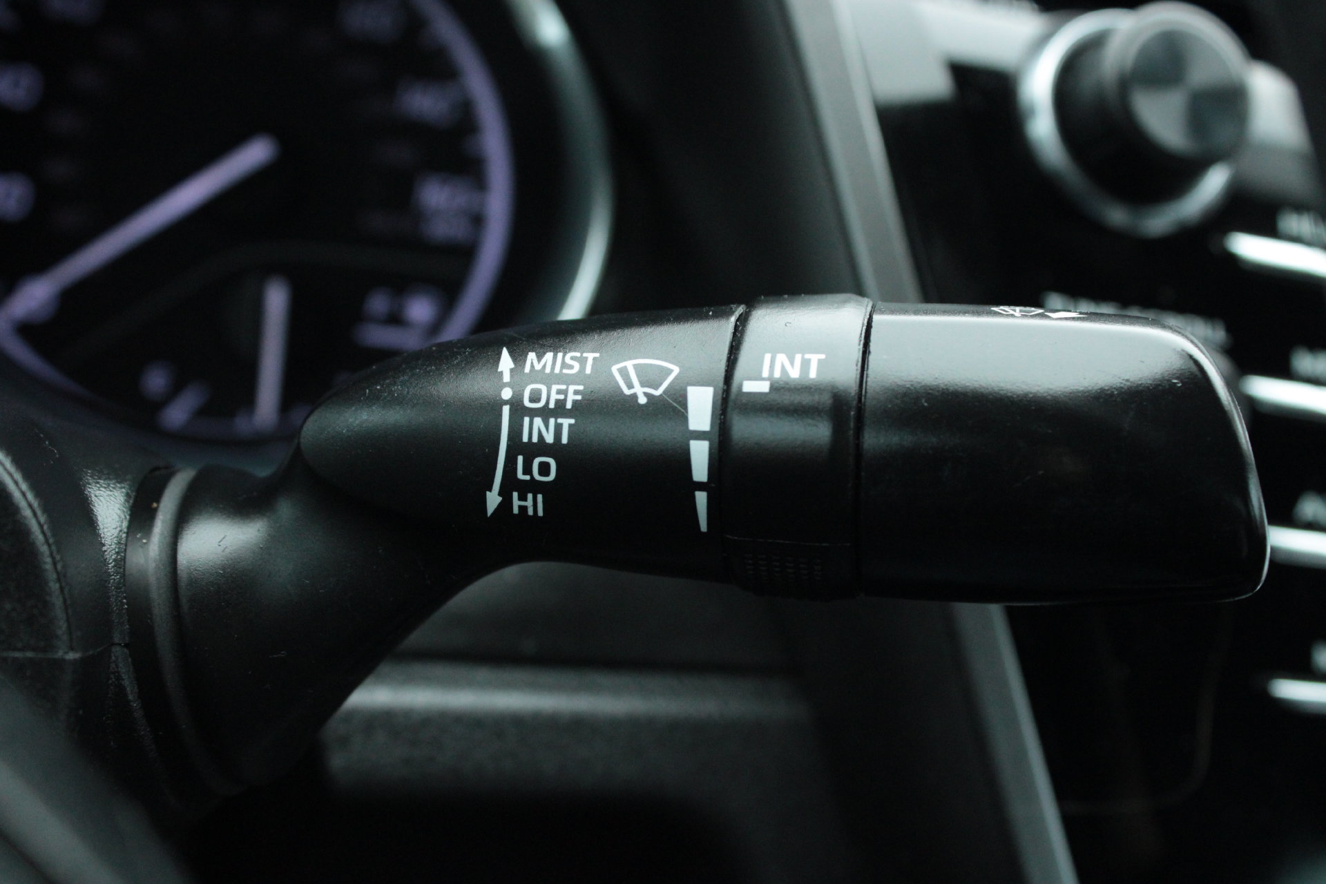 Used 2020 Toyota Camry SE FWD image 32