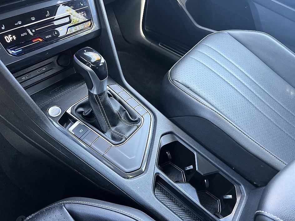 Used 2022 Volkswagen Tiguan SE R-Line image 27