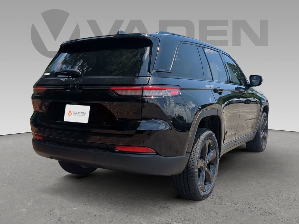 New 2025 Jeep Grand Cherokee Altitude image 24