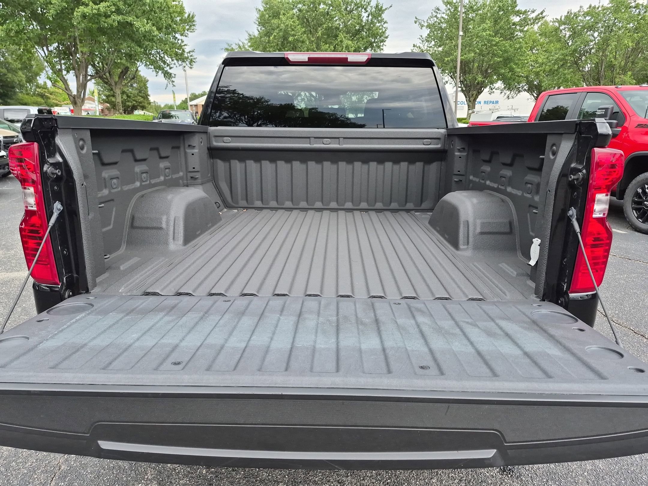 Used 2024 Chevrolet Silverado 1500 Custom AWD/4WD image 29