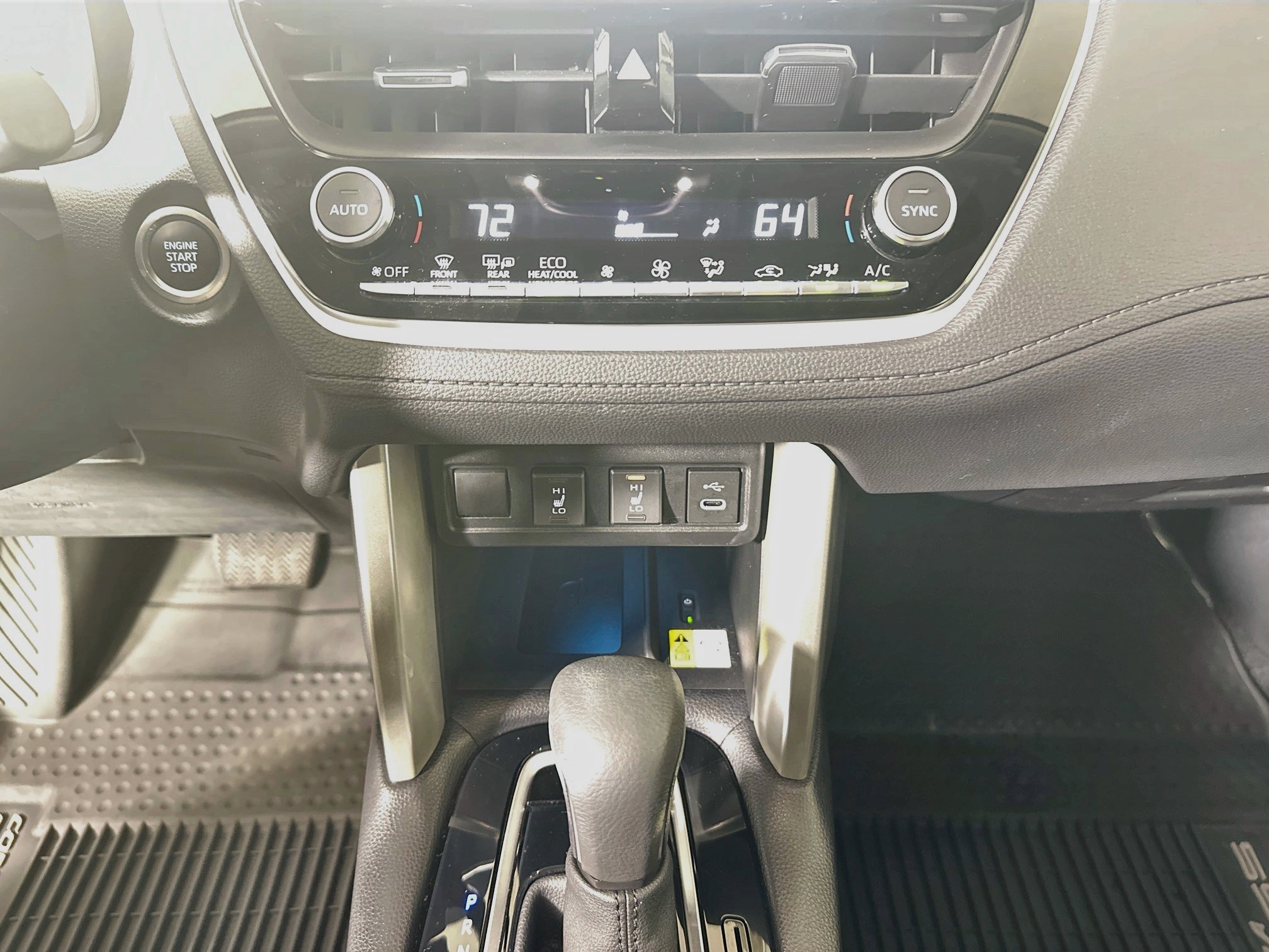 Used 2023 Toyota Corolla Cross XLE w/ Convenience Package FWD image 23