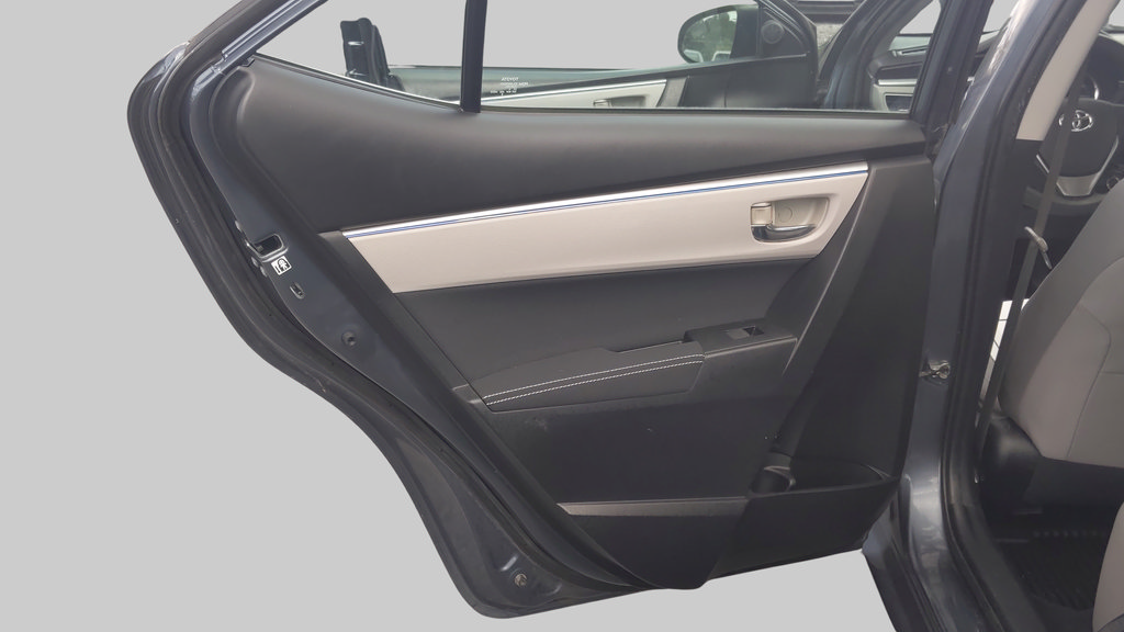 Used 2015 Toyota Corolla LE FWD image 29