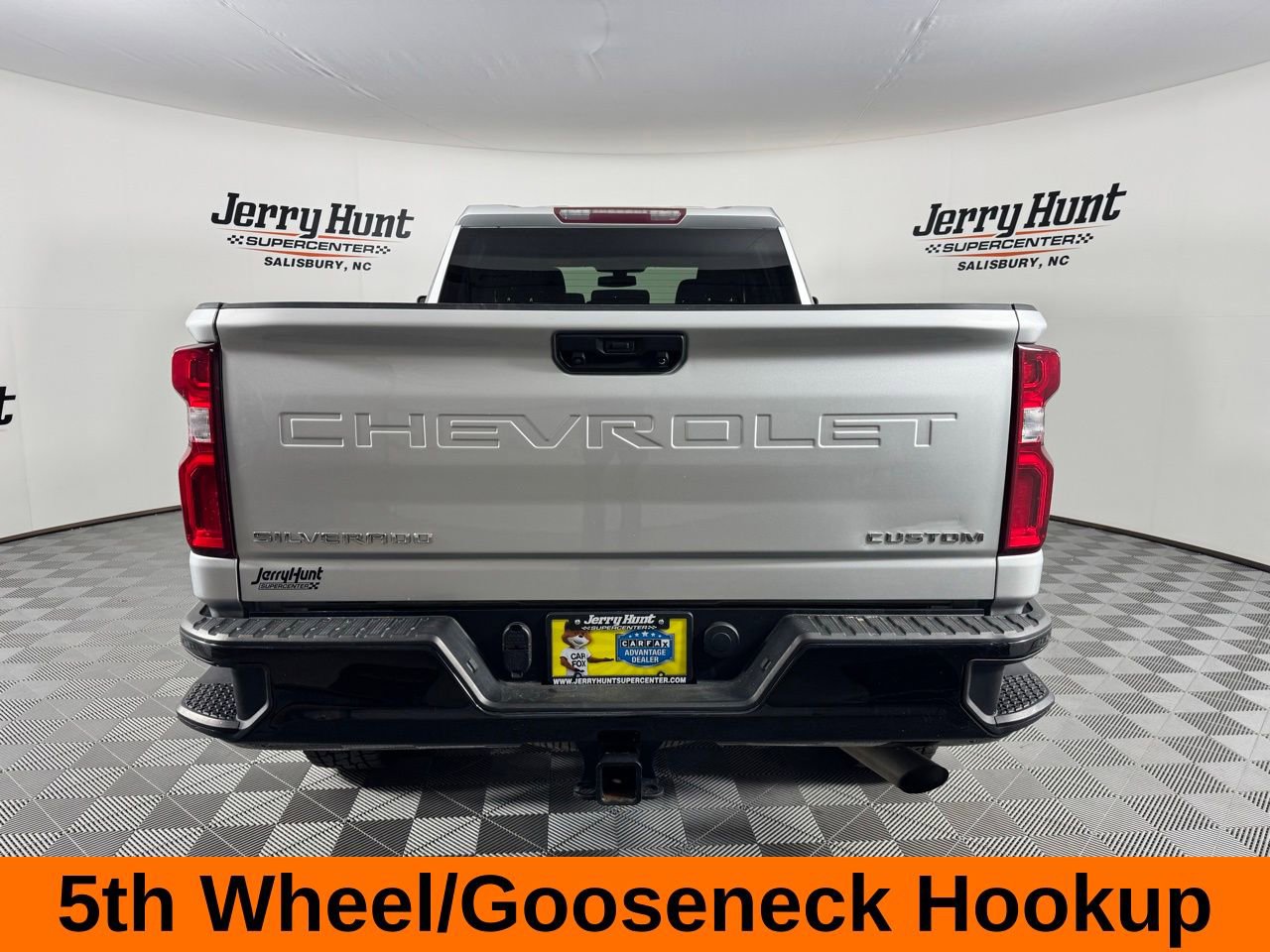 Used 2020 Chevrolet Silverado 2500 Custom w/ Custom Value Package AWD/4WD image 8