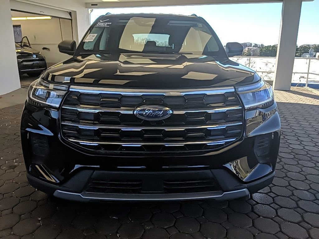 Certified 2025 Ford Explorer Active image 2
