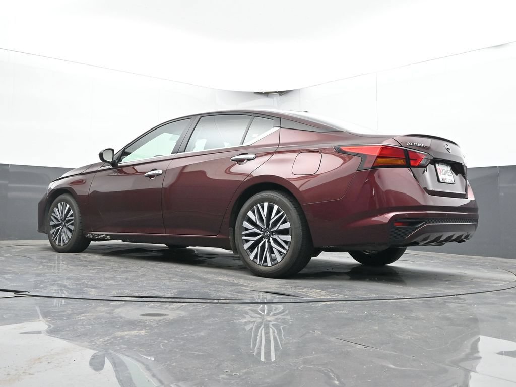 Used 2024 Nissan Altima 2.5 SV FWD image 47