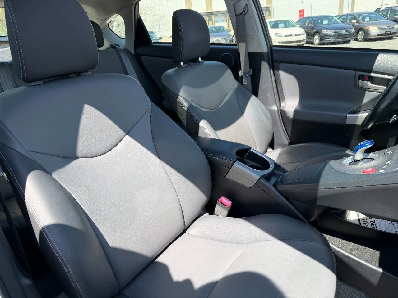 Used 2013 Toyota Prius Four w/ Deluxe Solar Roof Pkg FWD image 34