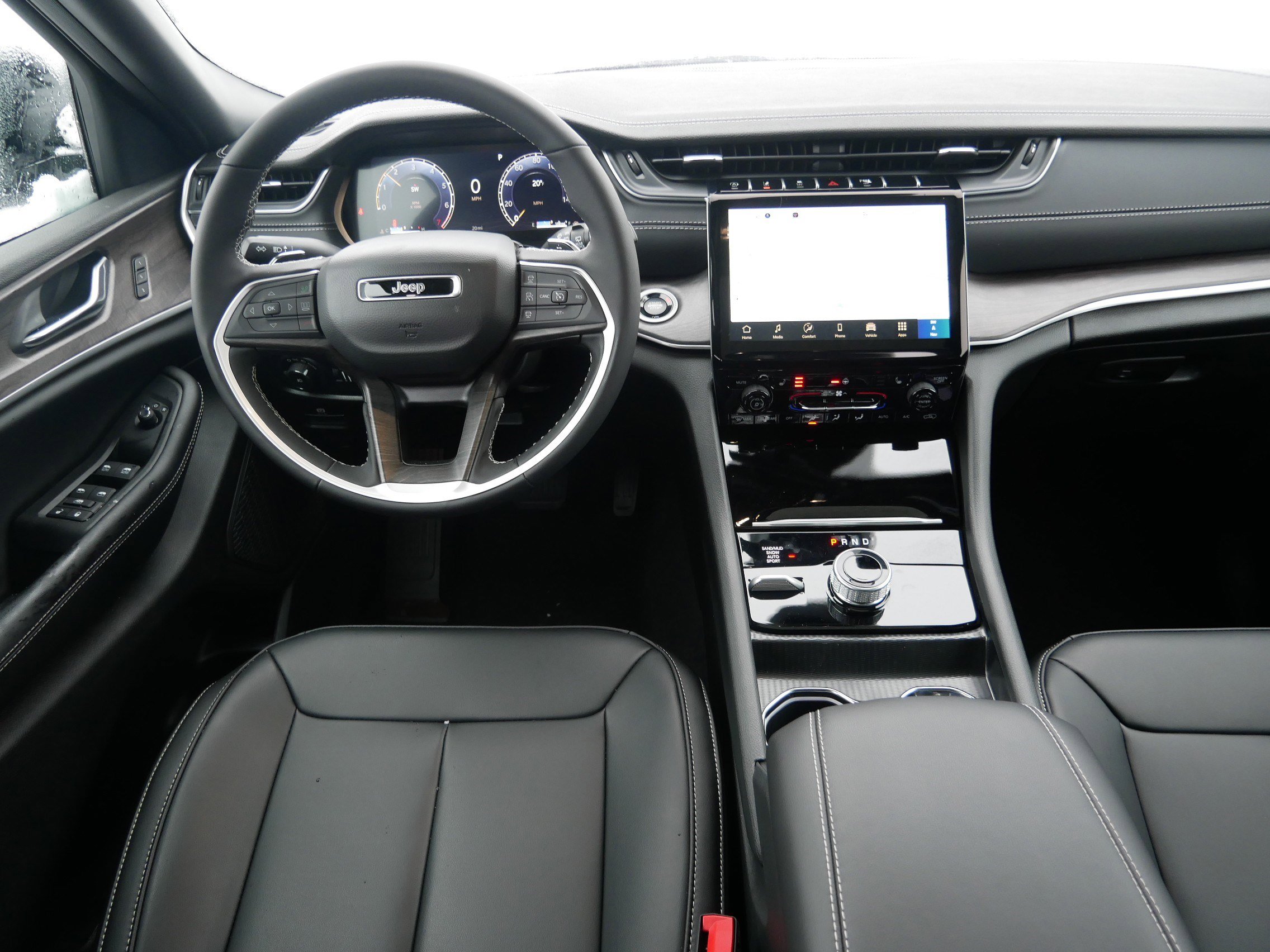 New 2025 Jeep Grand Cherokee L Limited w/ Black Appearance Package image 10