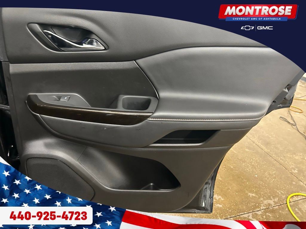 Used 2023 GMC Acadia AT4 w/ Technology Package image 28