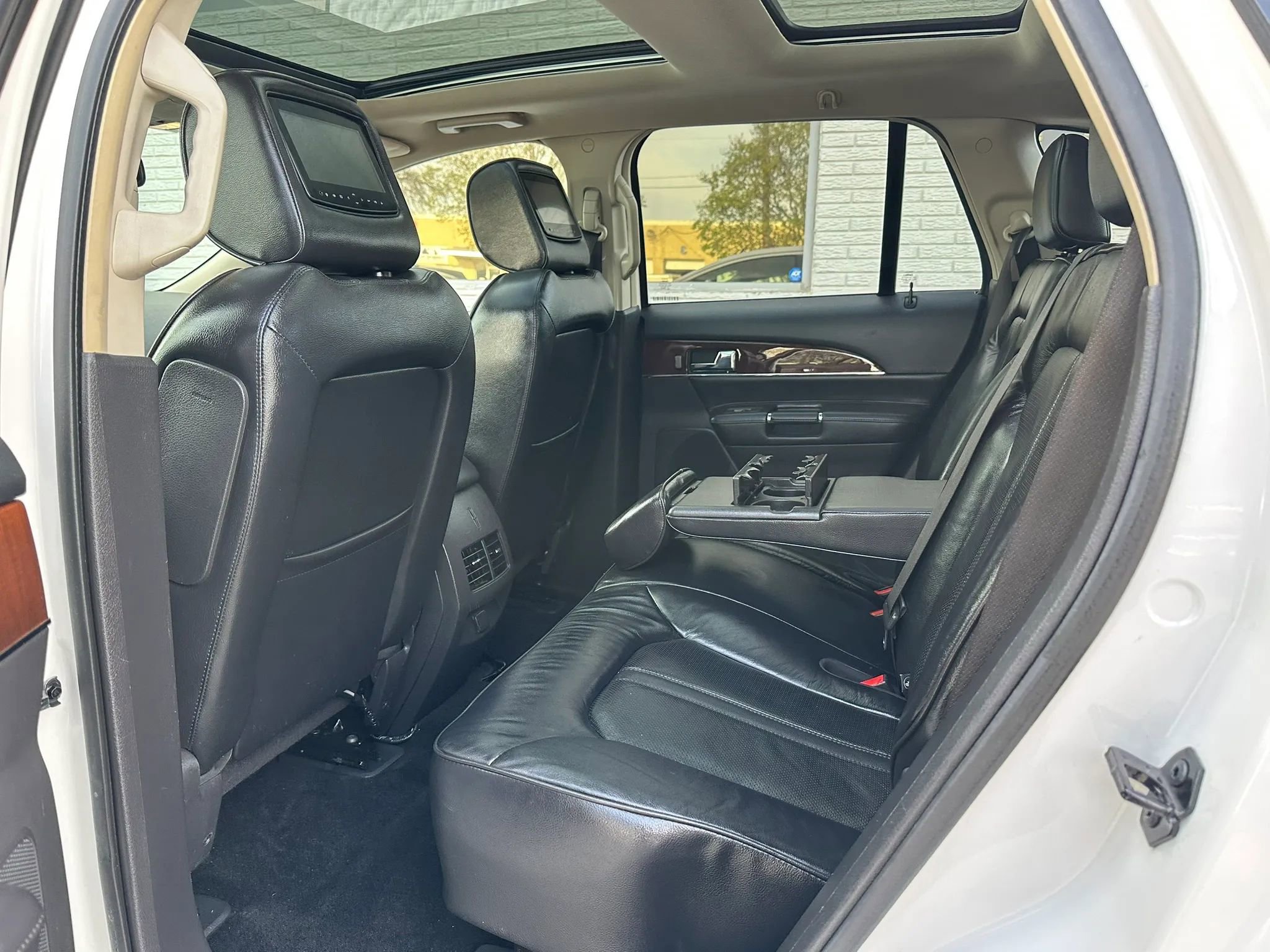 Used 2013 Lincoln MKX FWD image 17