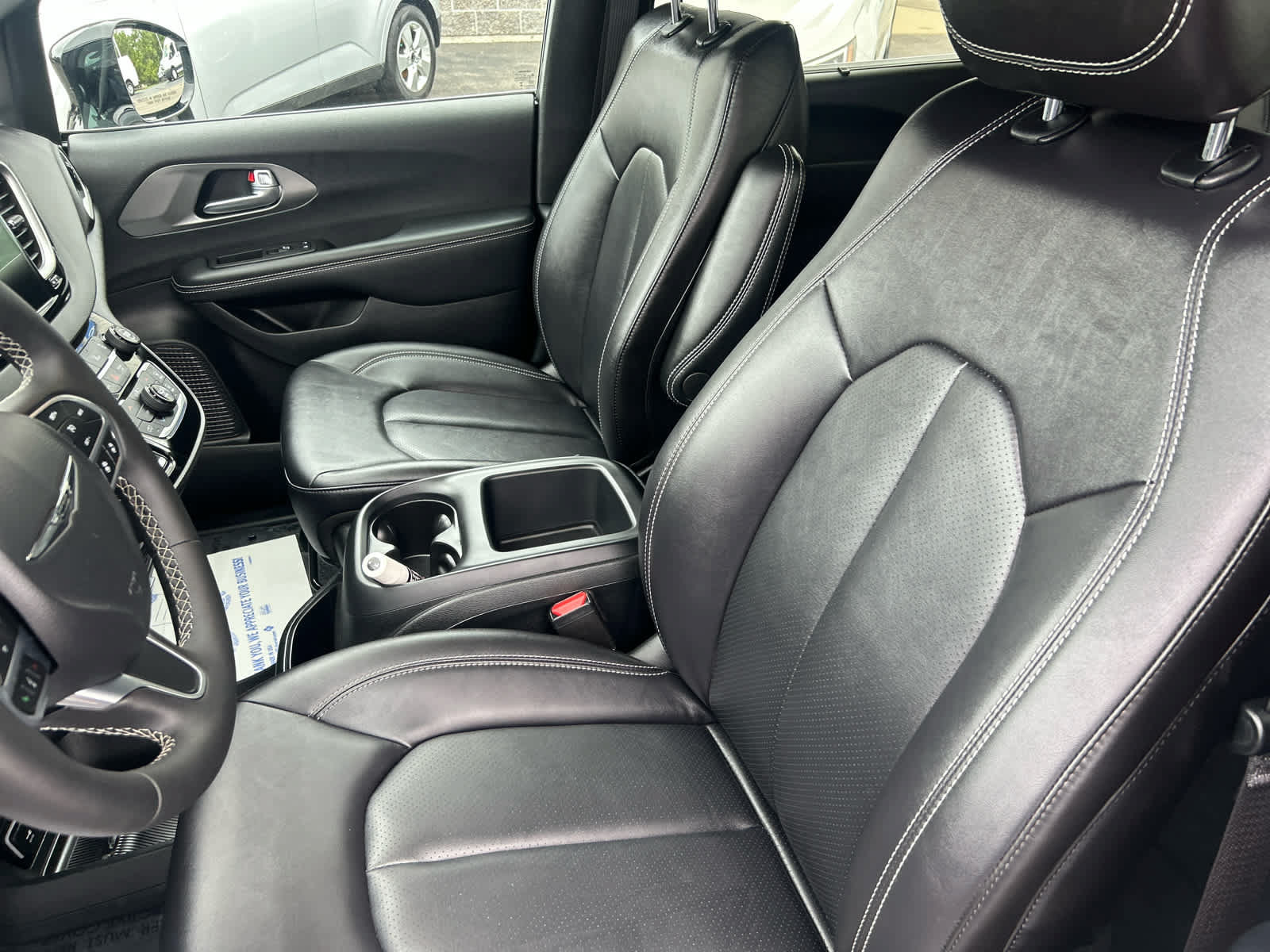 Used 2026 Chrysler Voyager LX FWD image 12