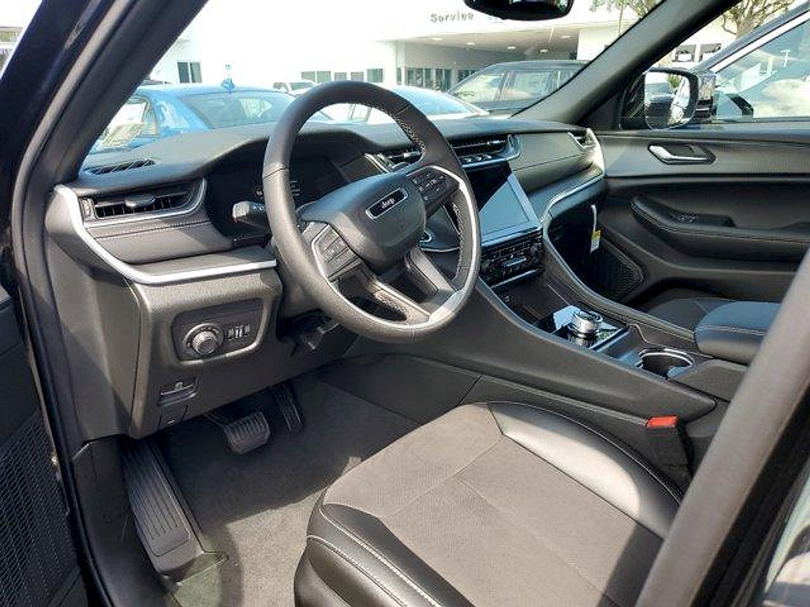 New 2024 Jeep Grand Cherokee L Altitude RWD image 9