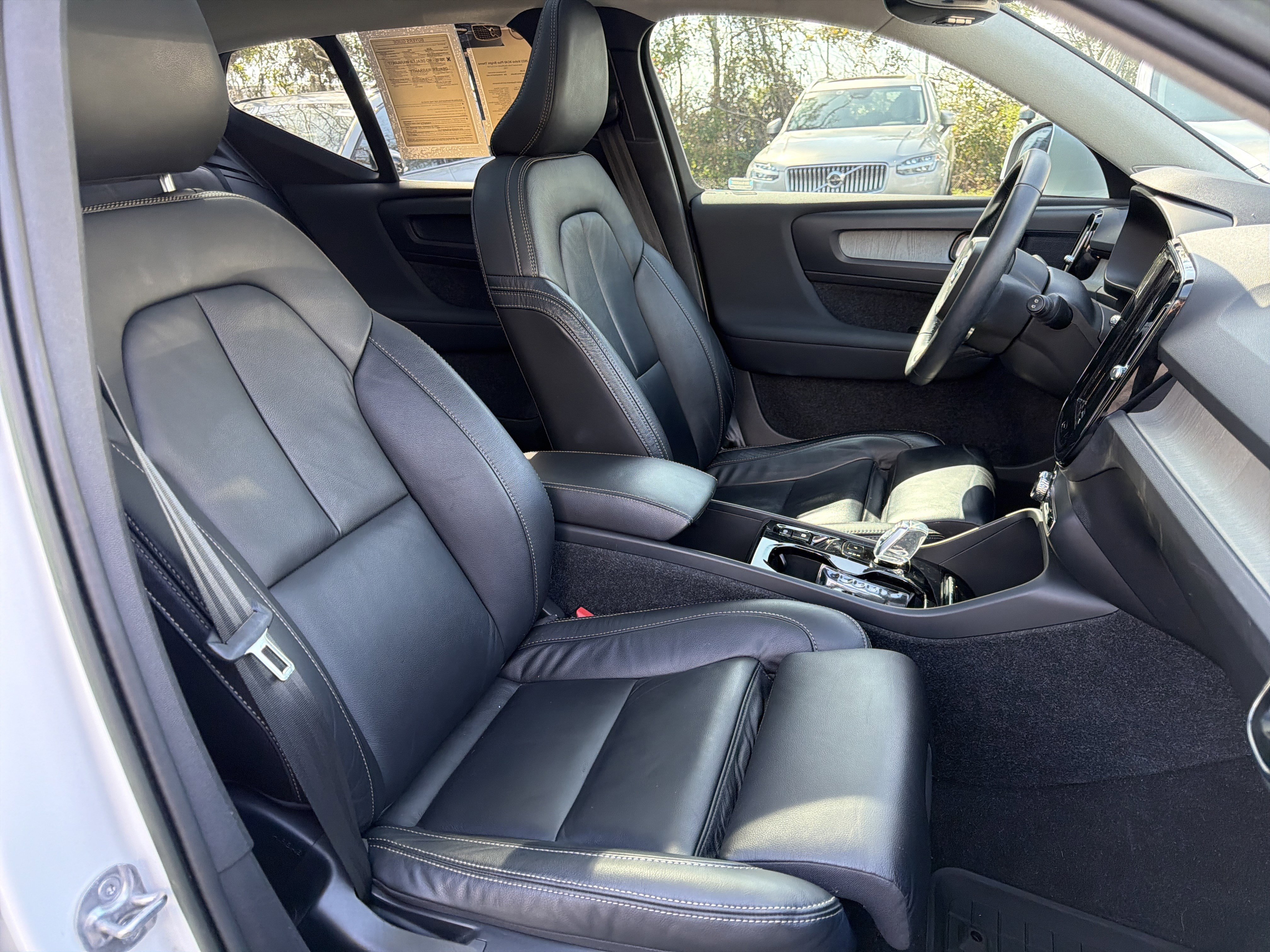 Certified 2023 Volvo XC40 B4 Plus w/ Driver Assist Package image 35