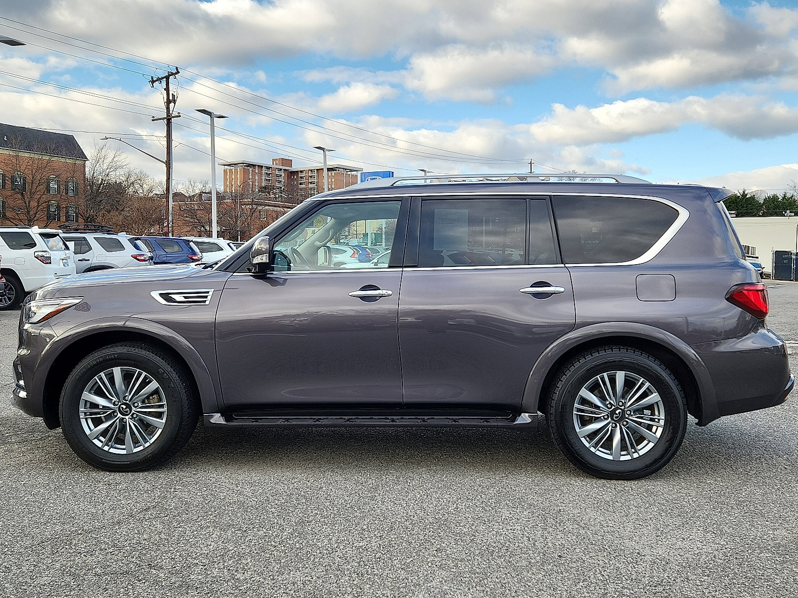 Used 2024 INFINITI QX80 Luxe image 7