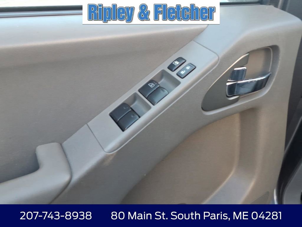 Used 2020 Nissan Frontier SV w/ Midnight Edition Floor Mats image 10