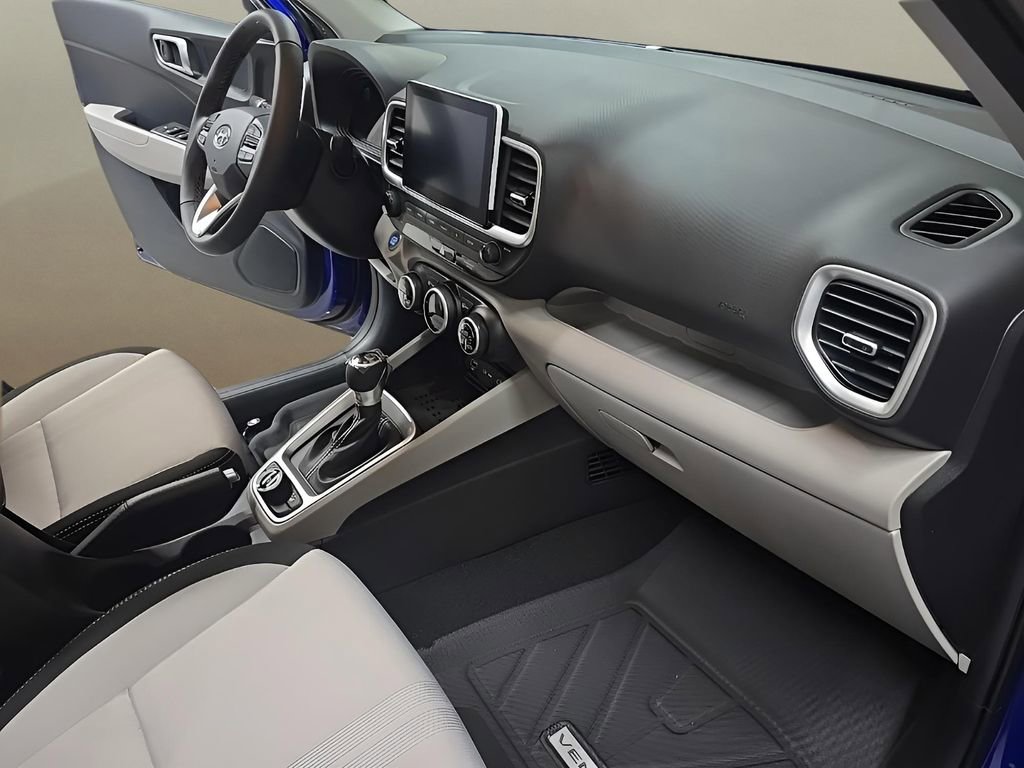 Used 2026 Hyundai Venue SEL FWD image 19