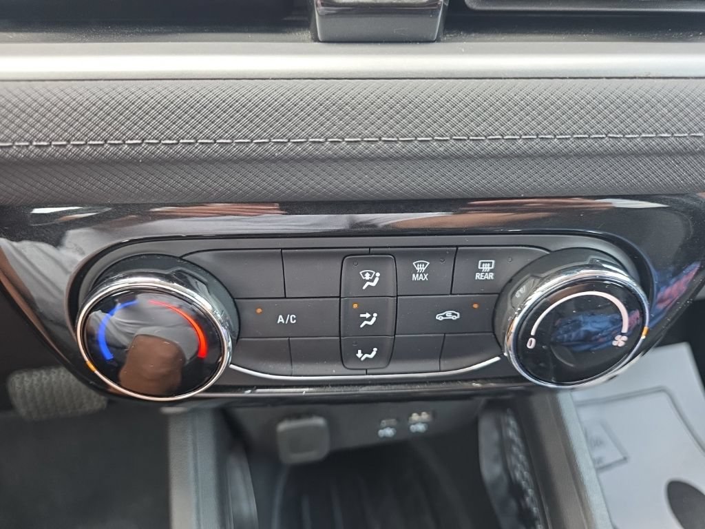 Used 2025 Chevrolet TrailBlazer LT AWD/4WD image 20