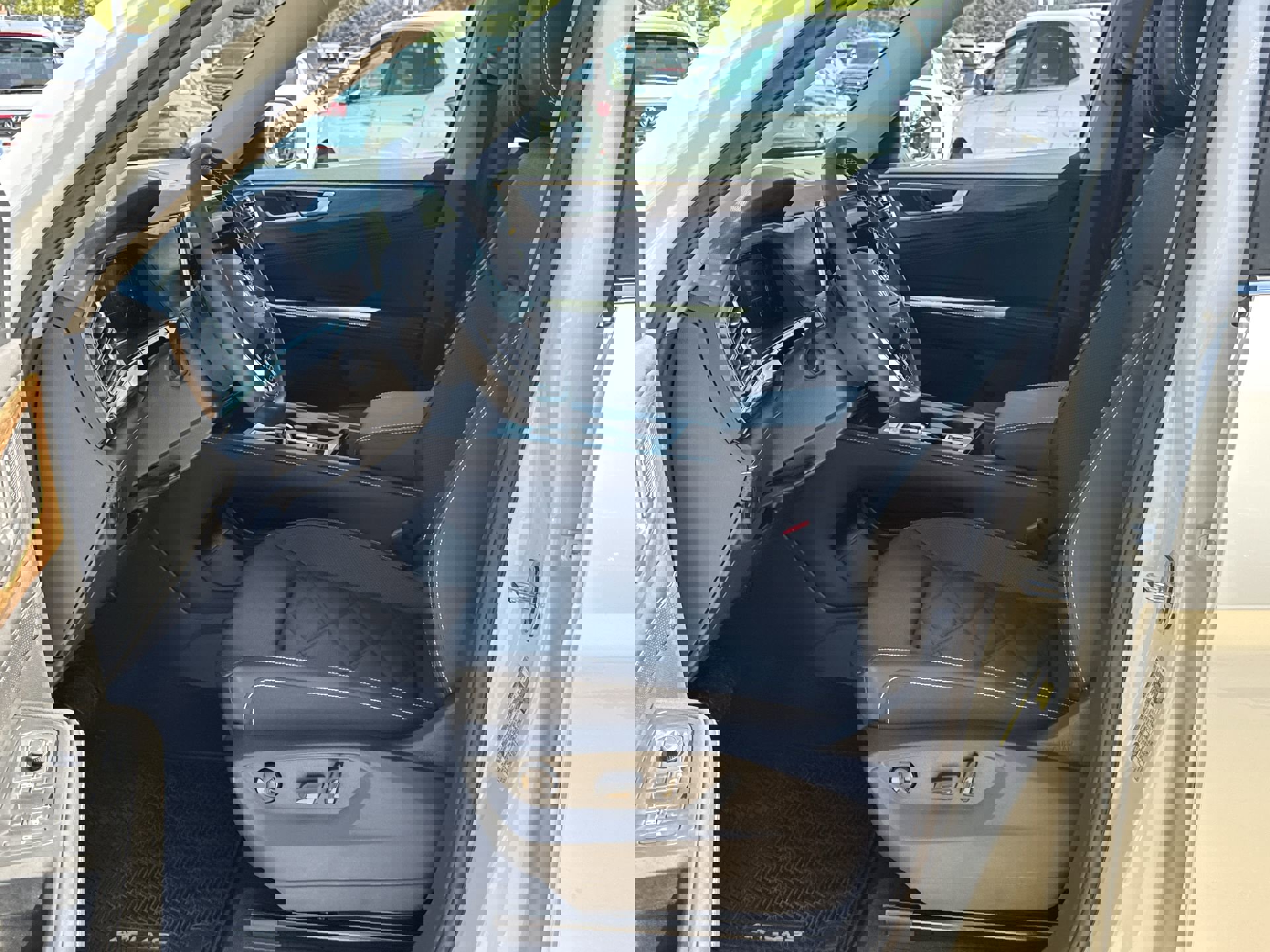 New 2026 Volkswagen Atlas SE image 18