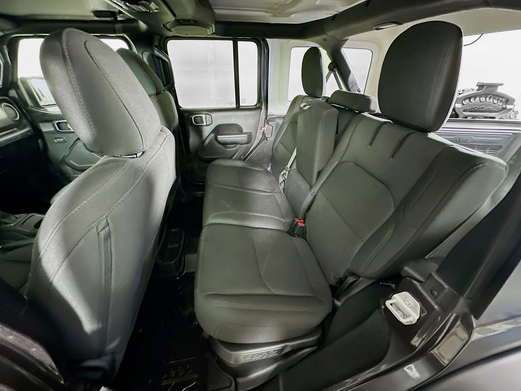 Used 2023 Jeep Wrangler Unlimited w/ Cold Weather Group image 25