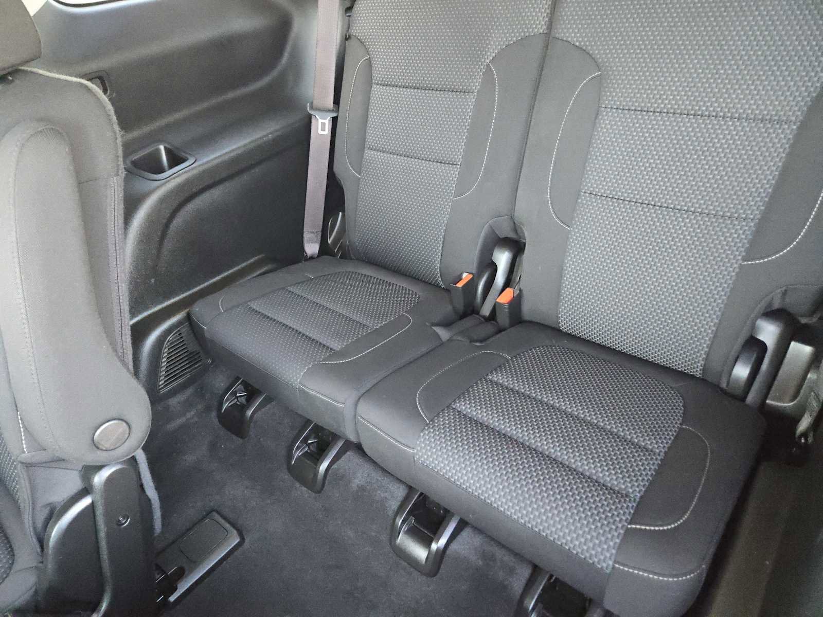 Used 2021 GMC Acadia SLE w/ Driver Convenience Package image 28