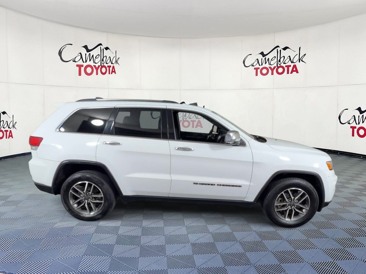 Used 2022 Jeep Grand Cherokee Limited RWD image 4