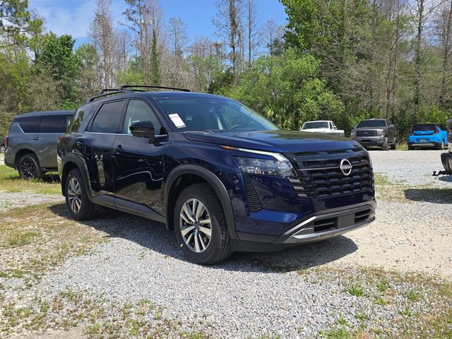 New 2026 Nissan Pathfinder SL image 2