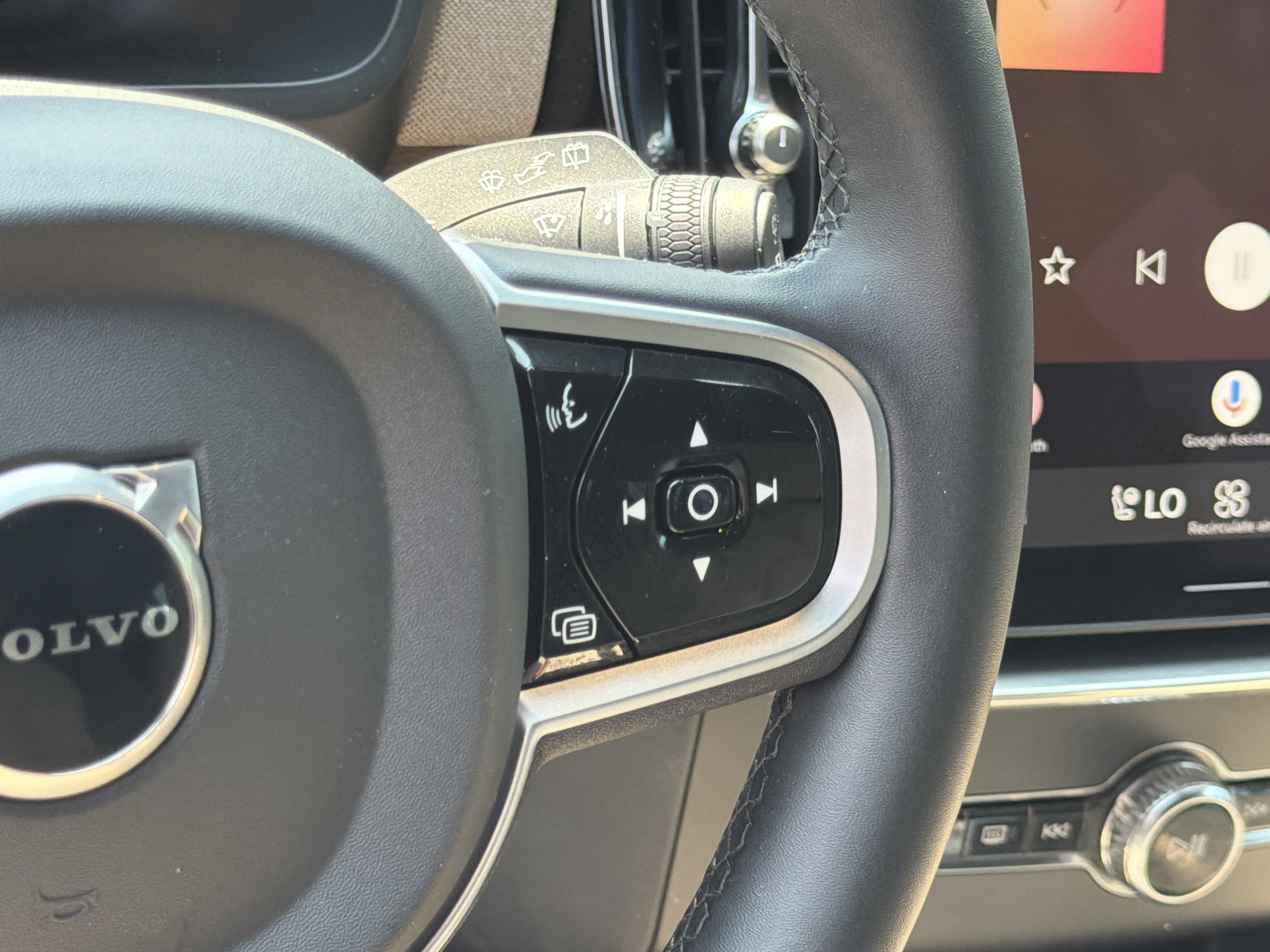 Certified 2026 Volvo XC90 B6 Plus w/ Protection Package Premier AWD/4WD image 20