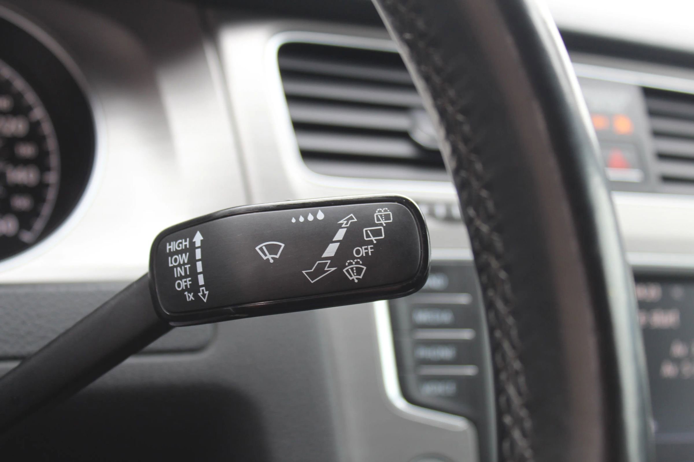 Used 2017 Volkswagen Golf Wolfsburg Edition image 29