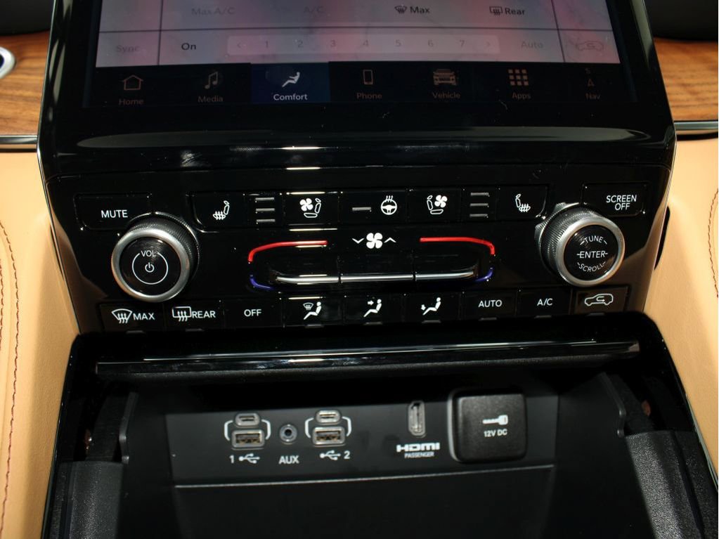New 2025 Jeep Grand Cherokee Summit image 17