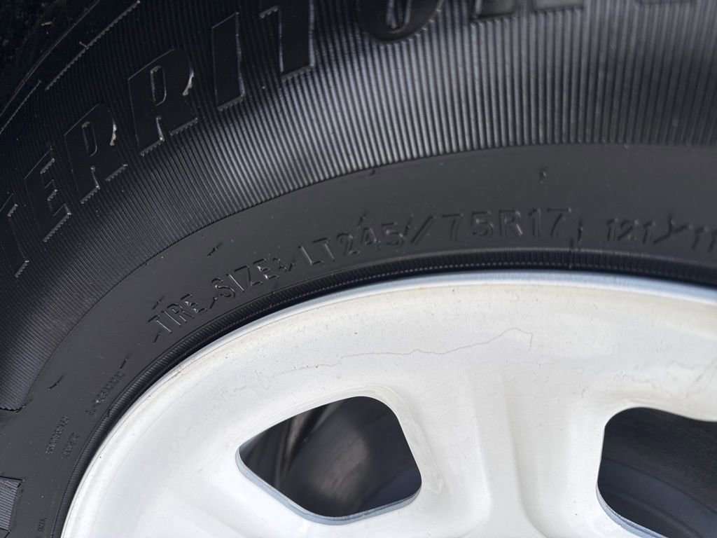 Used 2024 Chevrolet Brightdrop 400 w/ Commercial Equipment Package AWD/4WD image 27