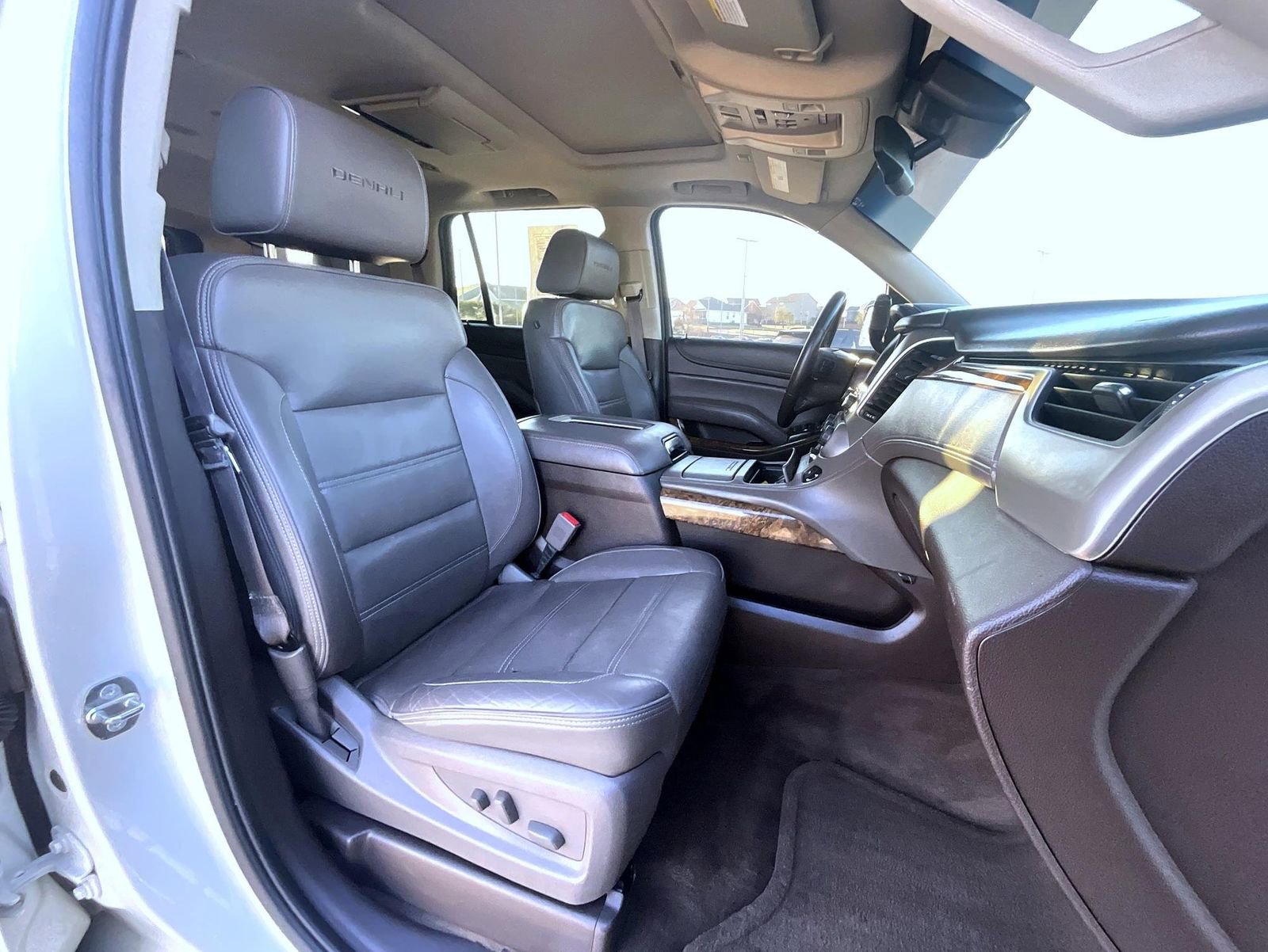 Used 2015 GMC Yukon Denali w/ Touring Package image 16
