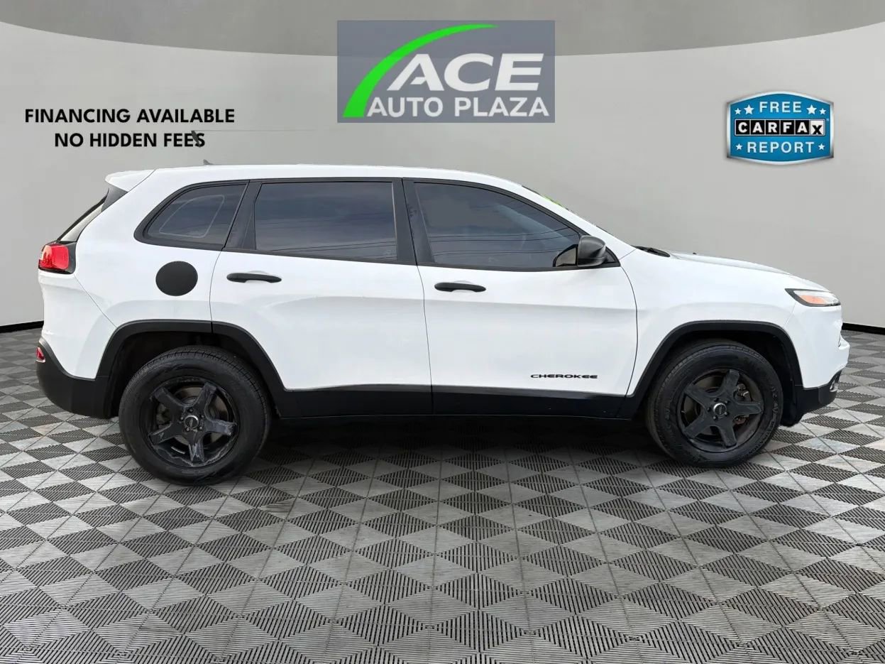 Used 2015 Jeep Cherokee Sport w/ Cold Weather Group AWD/4WD image 4