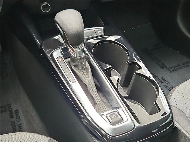 Used 2025 Chevrolet Trax LT w/ LT Convenience Package FWD image 18