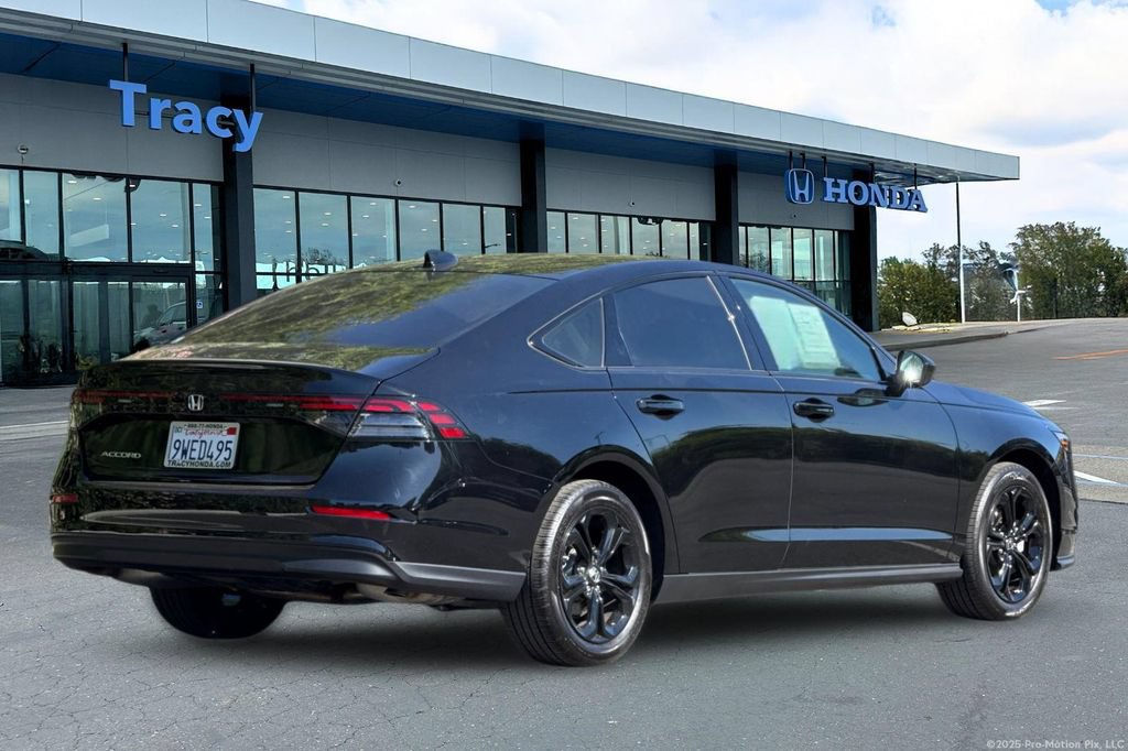 Certified 2025 Honda Accord SE image 6