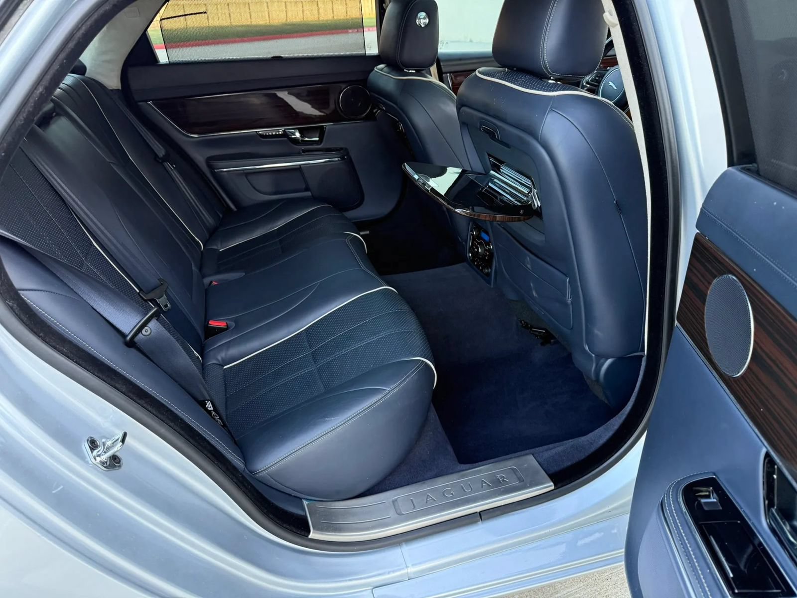 Used 2011 Jaguar XJ L RWD image 18