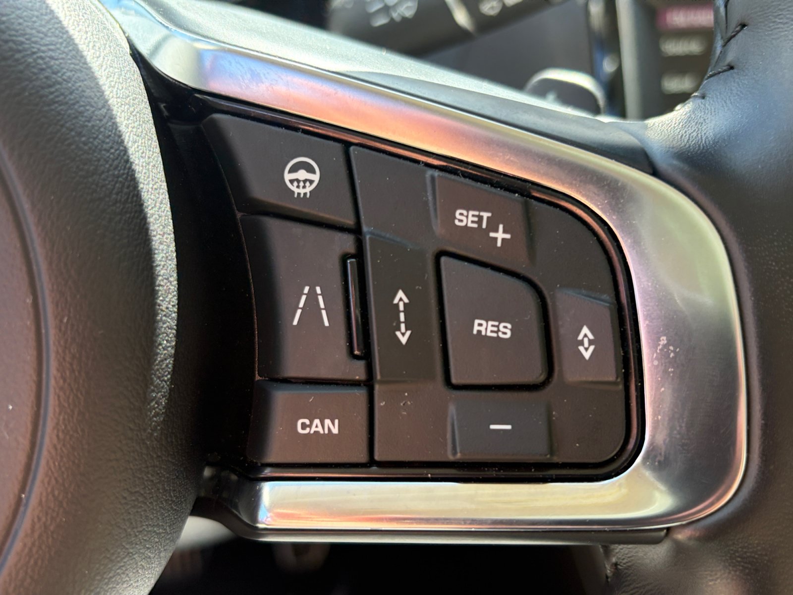 Used 2019 Jaguar F-PACE Prestige AWD/4WD image 18