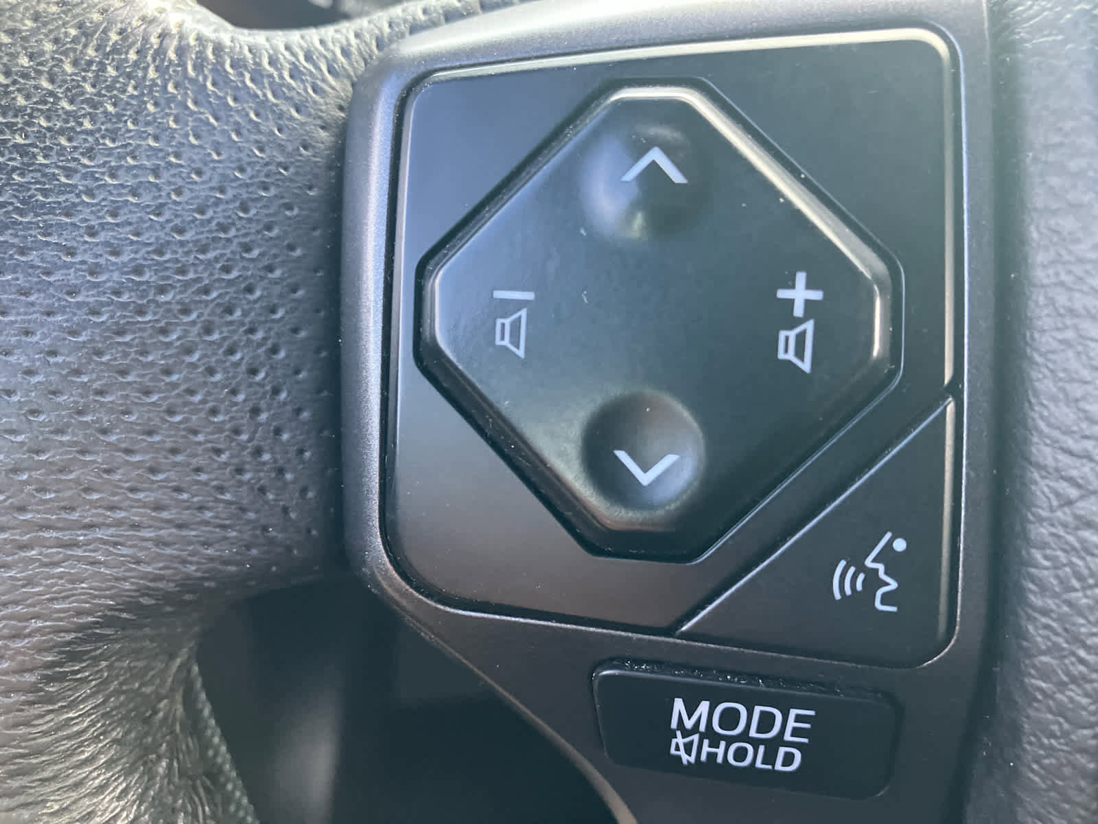 Used 2022 Toyota Tacoma TRD Off-Road AWD/4WD image 18