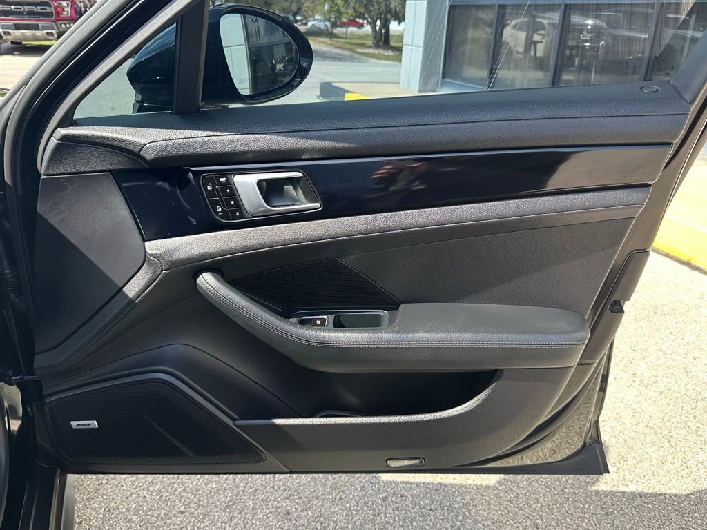 Used 2019 Porsche Panamera image 38