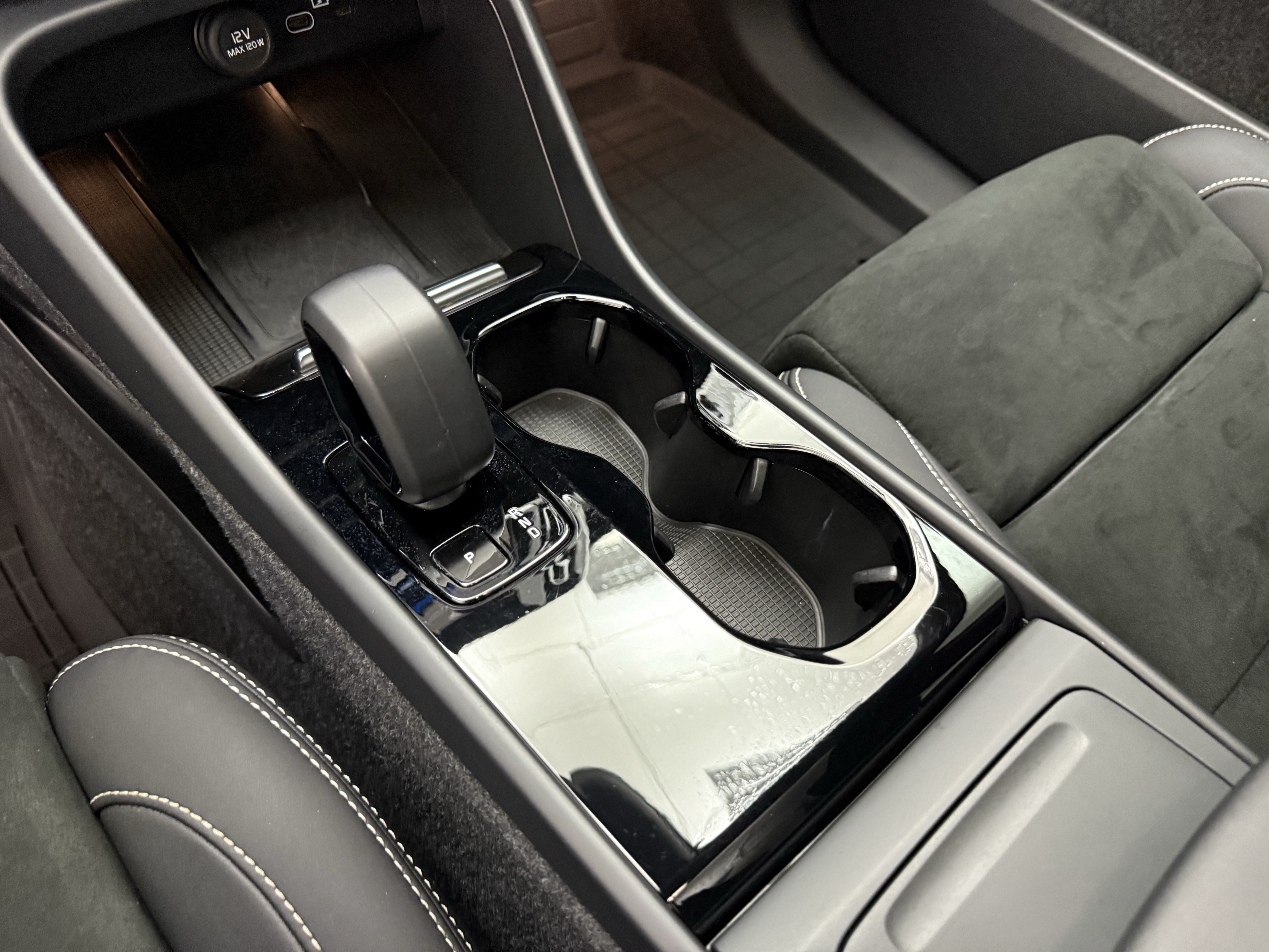Certified 2023 Volvo C40 P8 Recharge Plus w/ Protection Package Premier AWD/4WD image 20