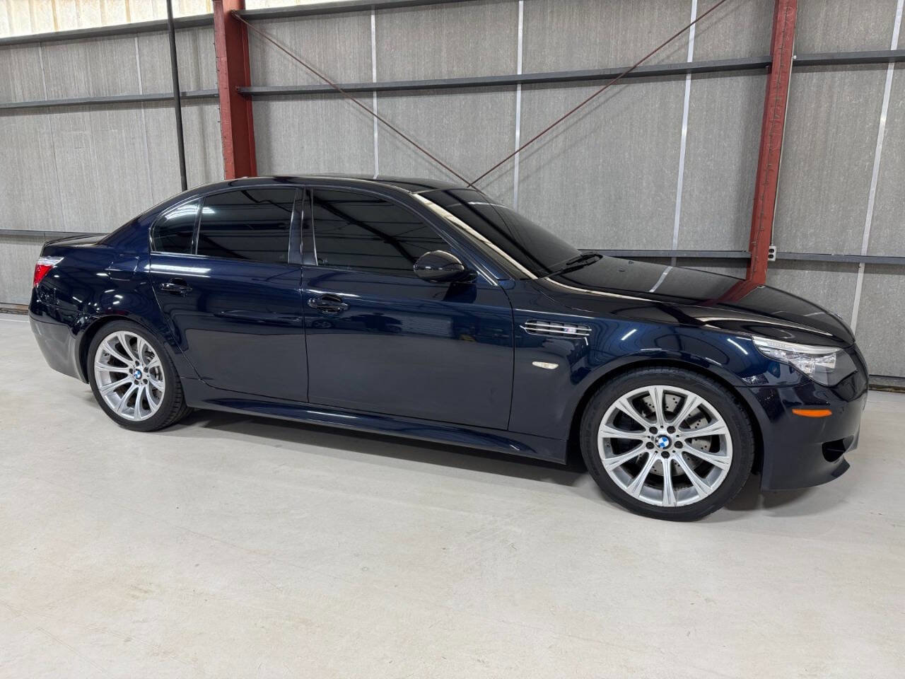 Used 2010 BMW M5 image 13